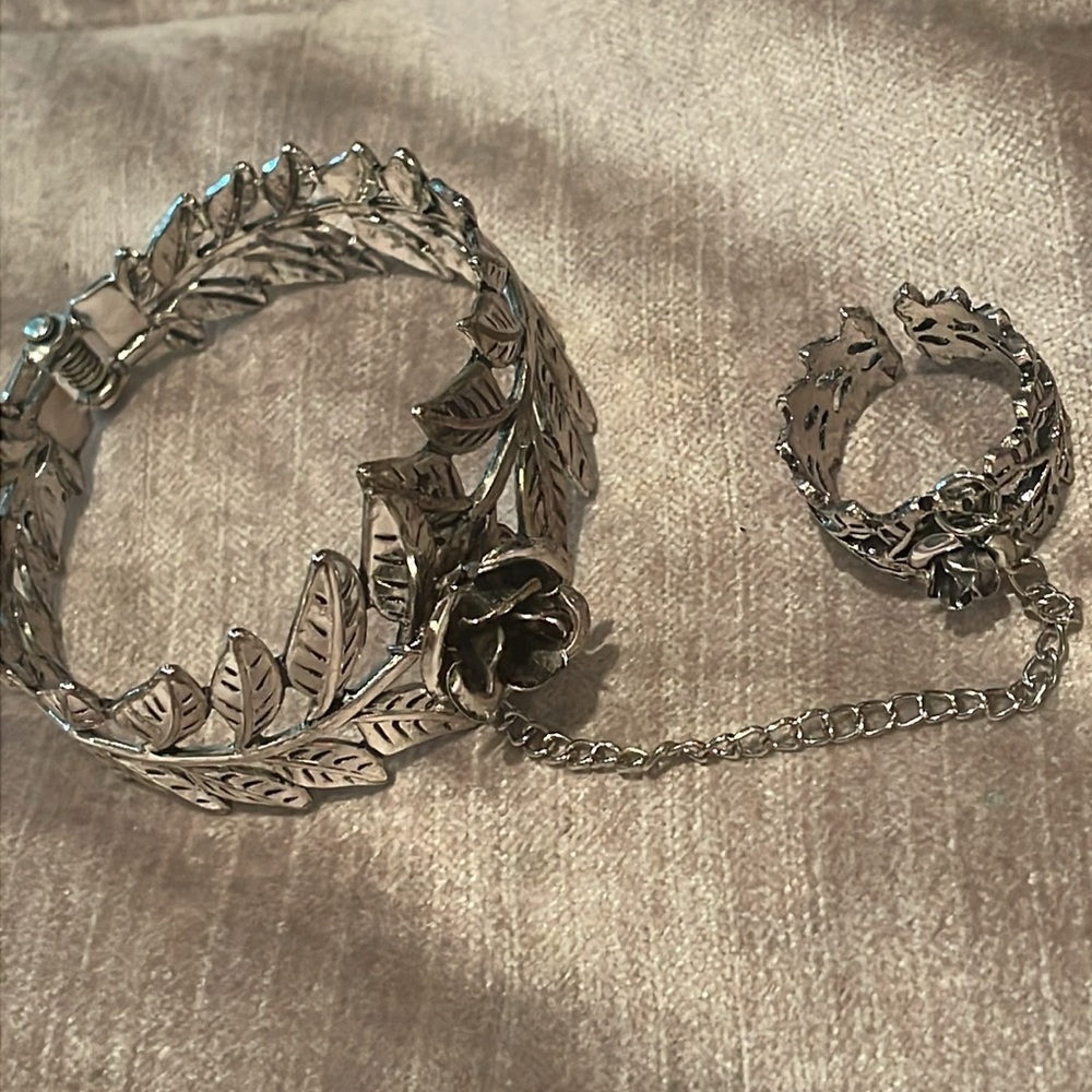 Rose Vine Bracelet Attached Rose Vine Ring Silver - Picture 5 of 5